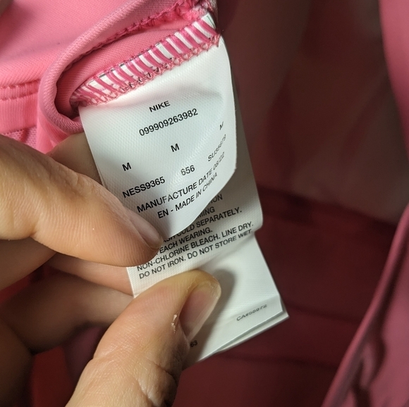 Nike Mesh Solid Edge V-back one piece swimsuit - Picture 10 of 12